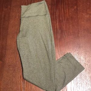 Green workout leggings